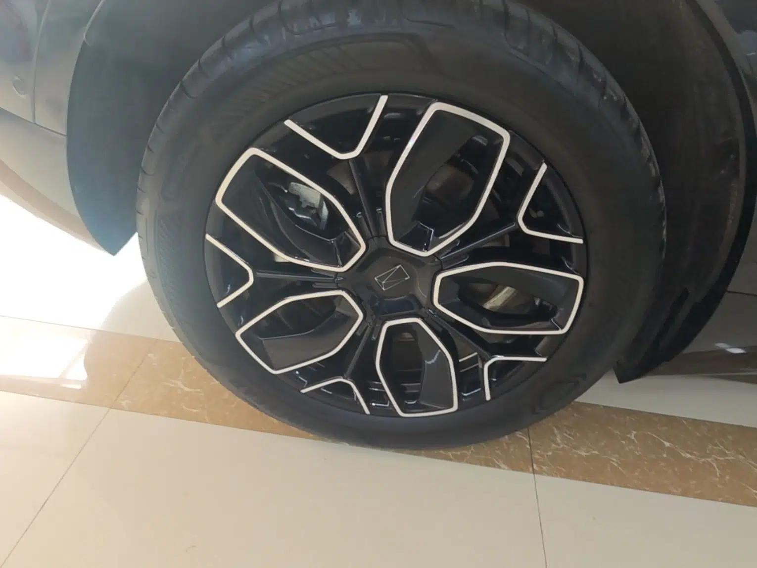 Avatr 07 2026 Ultra Pure-Electric All-Wheel-Drive Version — миниатюра 10