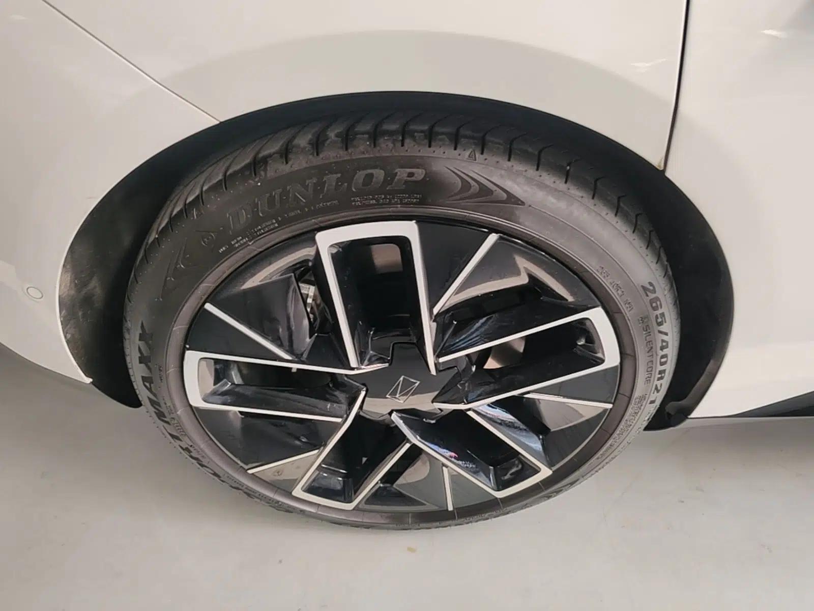 Avatr 12 2025 Max Extended-Range Edition — миниатюра 10