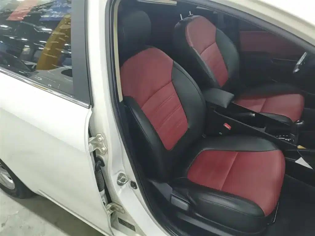 Kia K2 2015 Hatchback 1.4L AT GLS Cool Edition — миниатюра 25