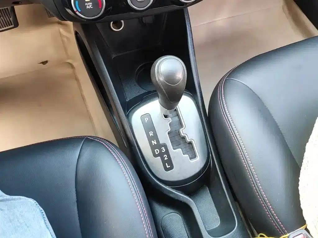 Kia K2 2015 Sedan 1.4L AT GLS — миниатюра 14