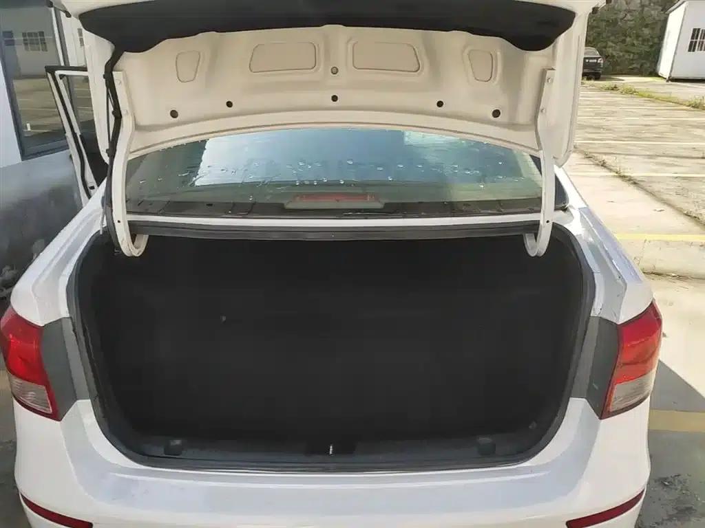 Kia K2 2015 Sedan 1.4L AT GLS — миниатюра 19