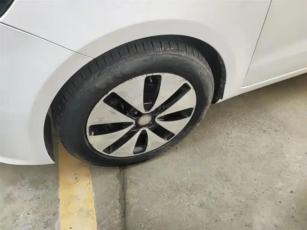 Kia K2 2015 Sedan 1.4L AT GLS — миниатюра 23