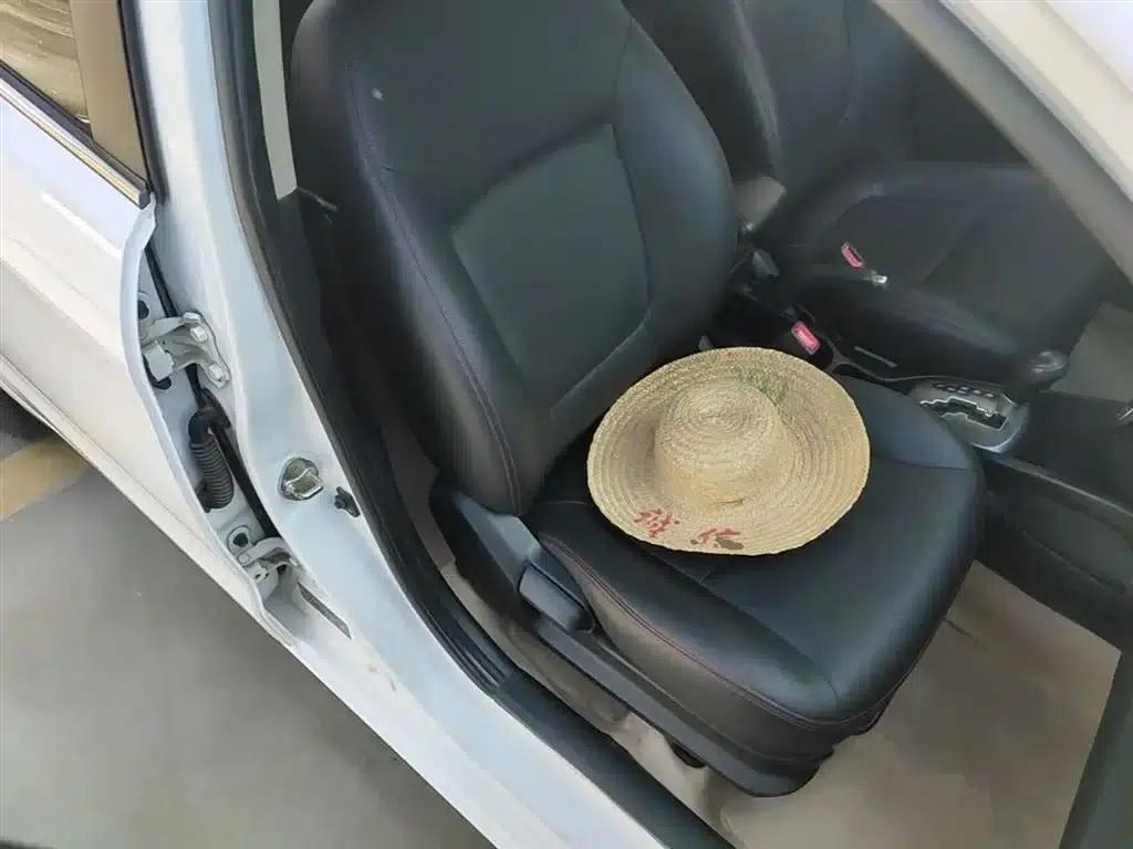 Kia K2 2015 Sedan 1.4L AT GLS — миниатюра 25
