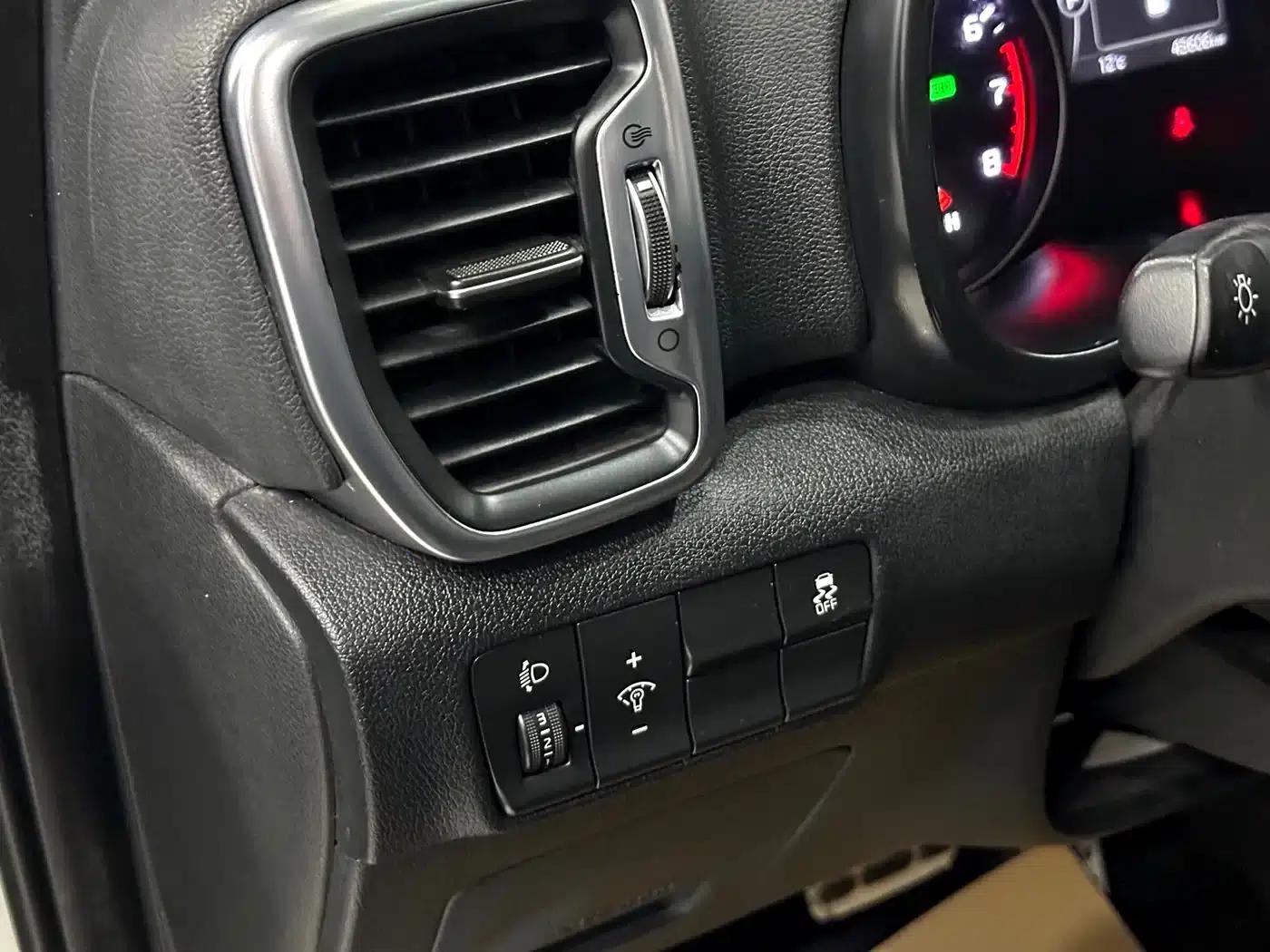 Kia KX5 2016 1.6T Automatic 2WD DLX — миниатюра 10