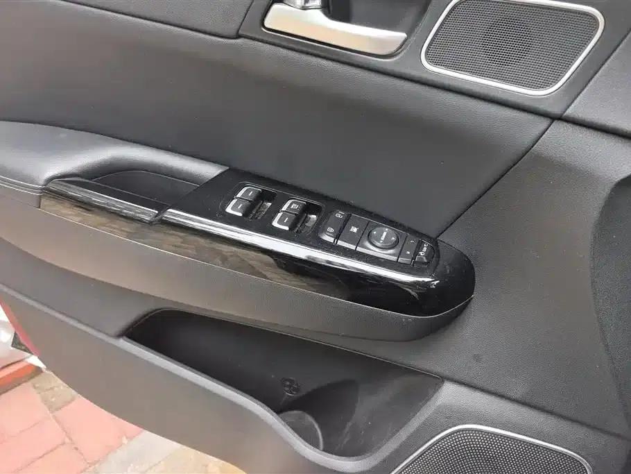 Kia KX5 2016 1.6T Automatic 2WD DLX — миниатюра 7