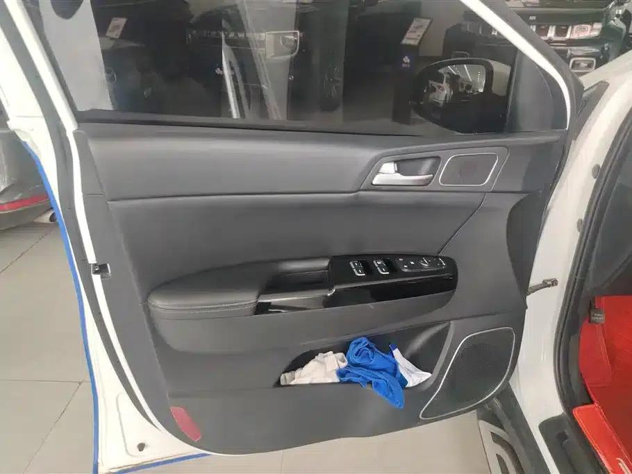 Kia KX5 2016 1.6T Automatic 2WD DLX — миниатюра 7