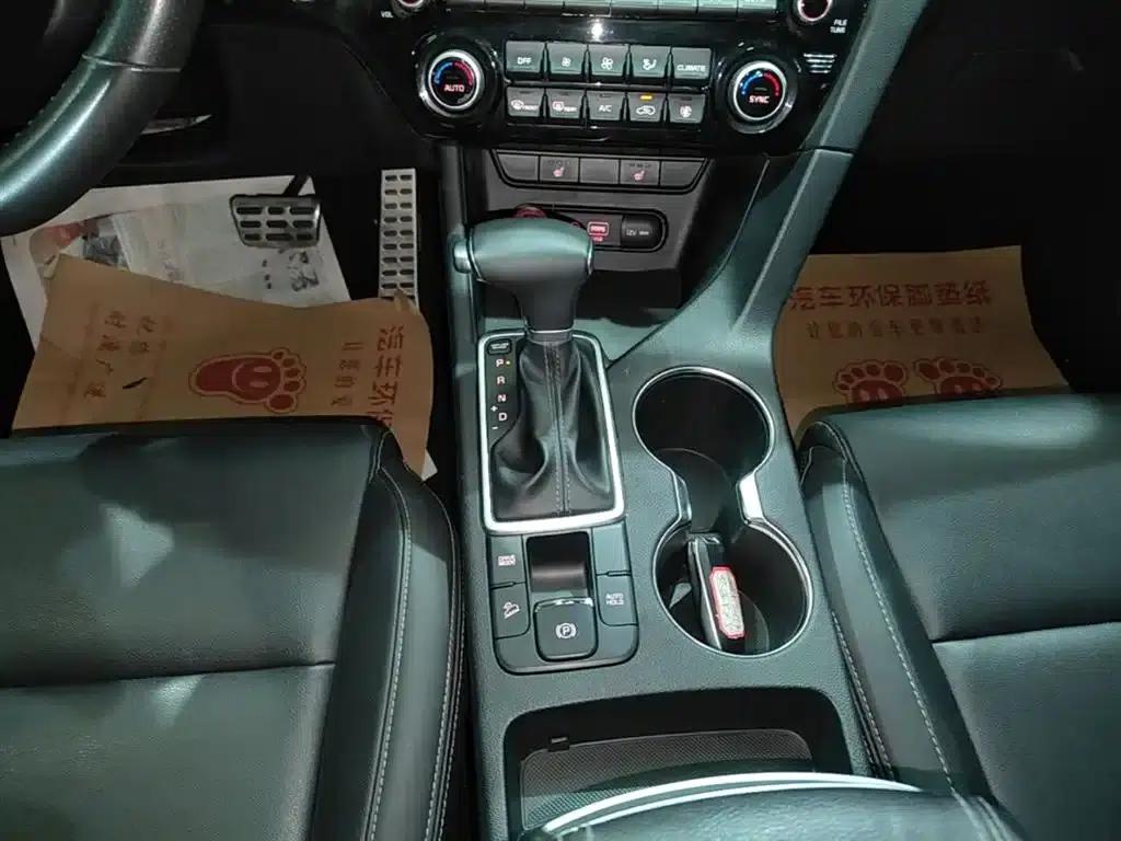 Kia KX5 2017 1.6T Automatic 2WD 15th Anniversary Special Edition DLX — миниатюра 14