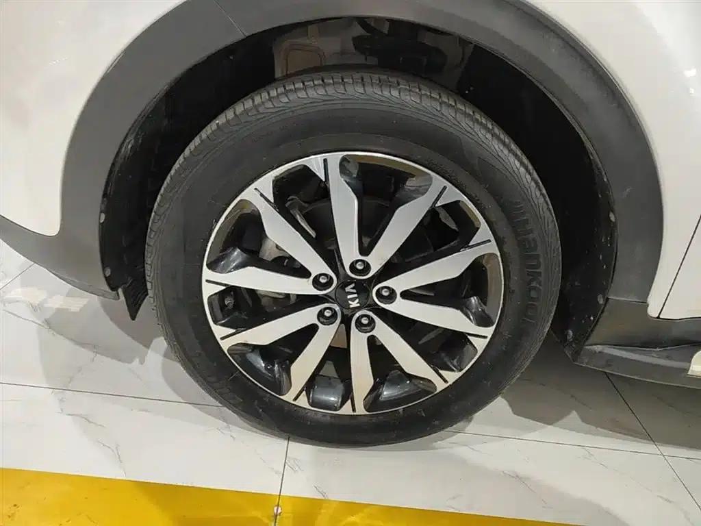 Kia KX5 2017 1.6T Automatic 2WD 15th Anniversary Special Edition DLX — миниатюра 23