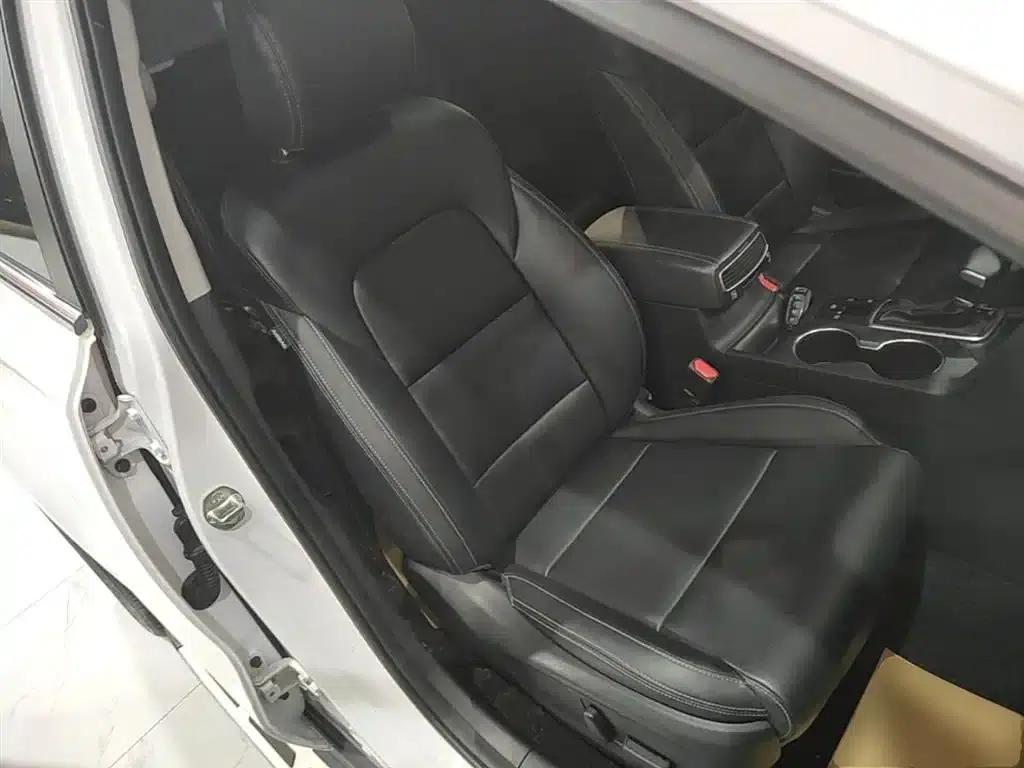 Kia KX5 2017 1.6T Automatic 2WD 15th Anniversary Special Edition DLX — миниатюра 25