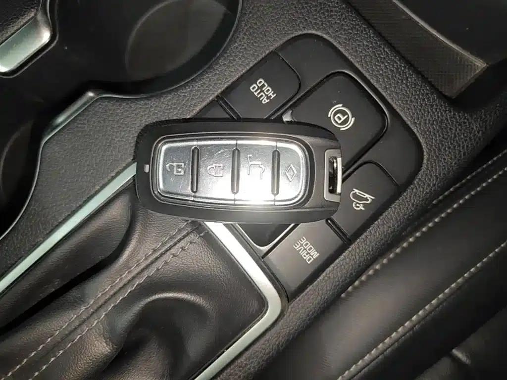 Kia KX5 2017 1.6T Automatic 2WD 15th Anniversary Special Edition DLX — миниатюра 9
