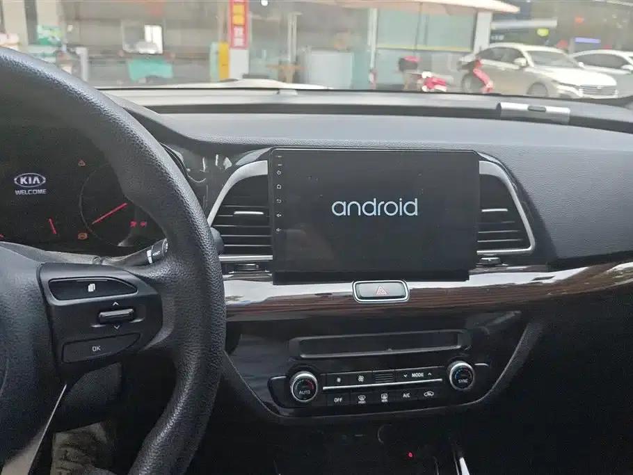 Kia K4 2017 1.8L Automatic DLX Special — миниатюра 13
