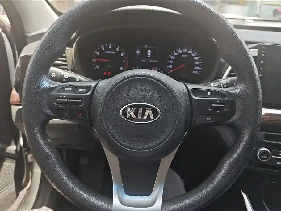 Kia K4 2017 1.8L Automatic DLX Special — миниатюра 15