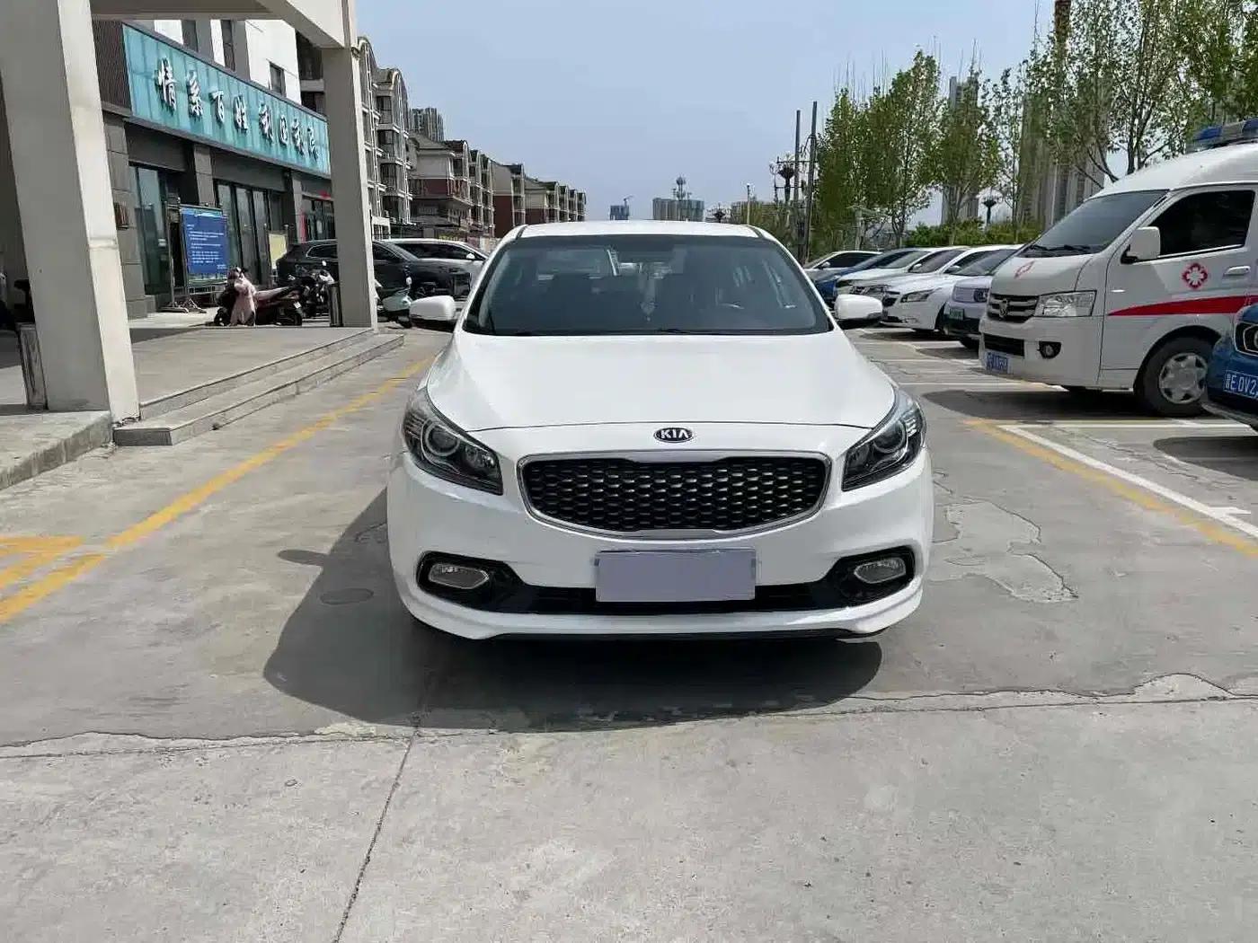 Kia K4 2014 1.8L Manual GL — миниатюра 2
