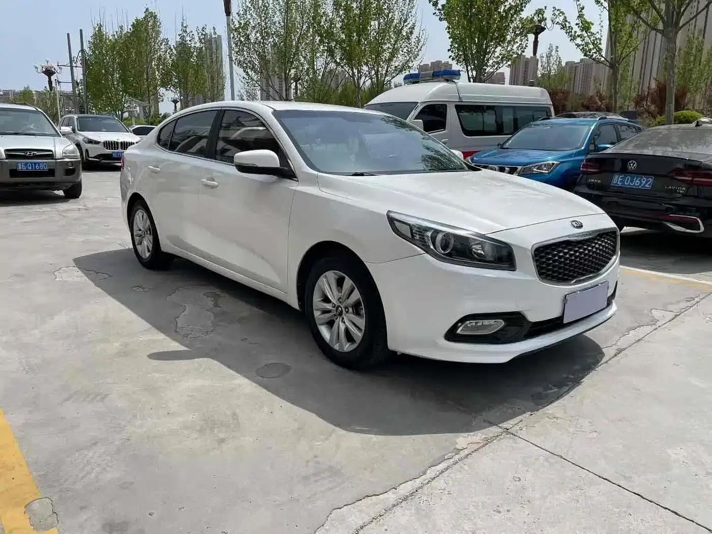 Kia K4 2014 1.8L Manual GL — миниатюра 3