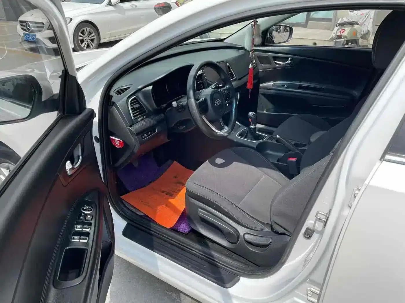 Kia K4 2014 1.8L Manual GL — миниатюра 4