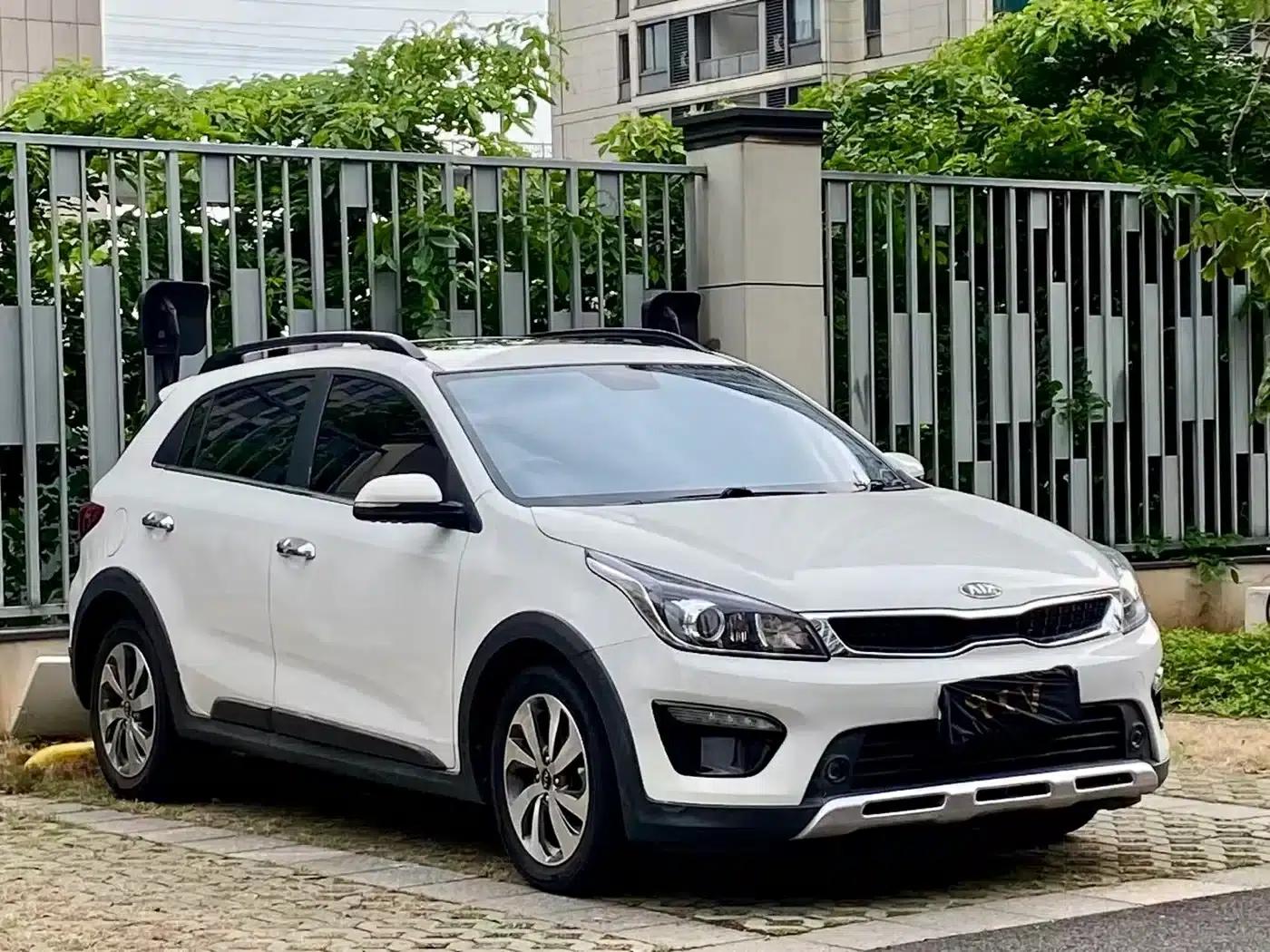 KX CROSS 2018 1.6L Automatic Sunroof Edition — миниатюра 3