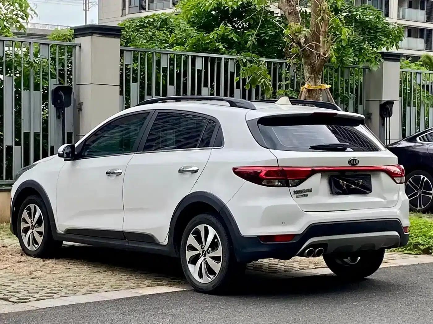 KX CROSS 2018 1.6L Automatic Sunroof Edition — миниатюра 7