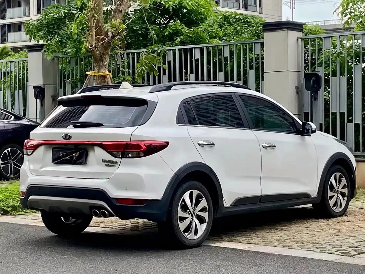 KX CROSS 2018 1.6L Automatic Sunroof Edition — миниатюра 9