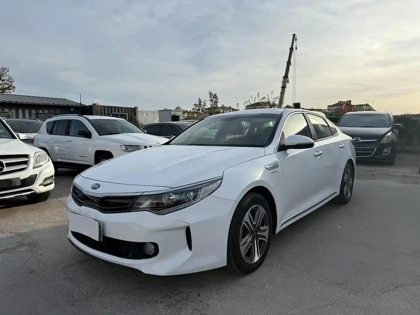 Kia K5 PHEV 2018 2.0L Smart Edition — миниатюра 1