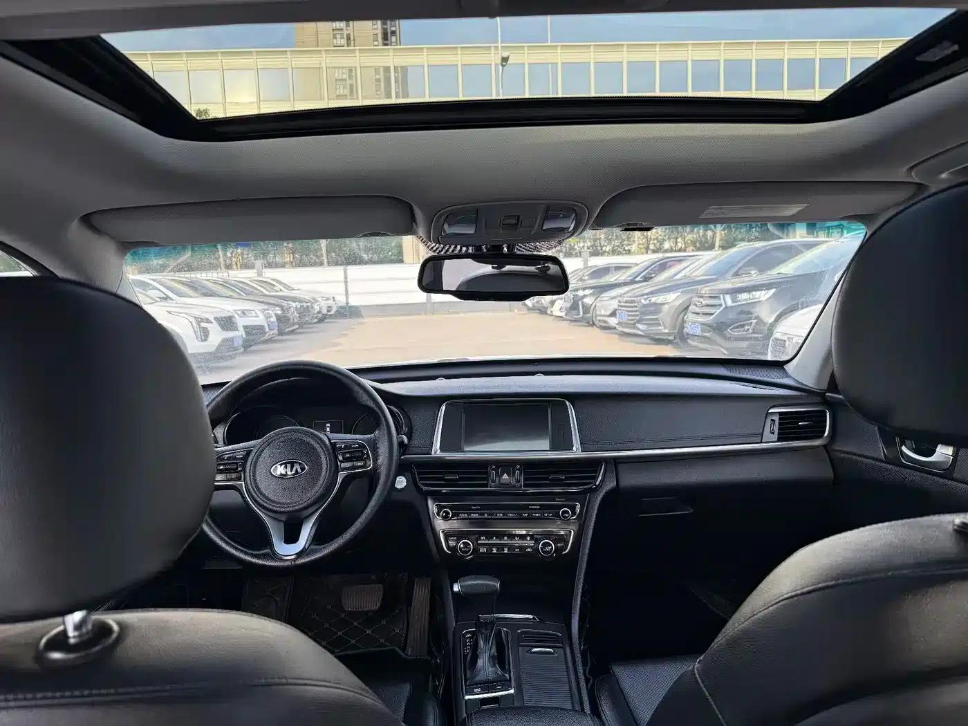 Kia K5 PHEV 2018 2.0L Smart Edition — миниатюра 3