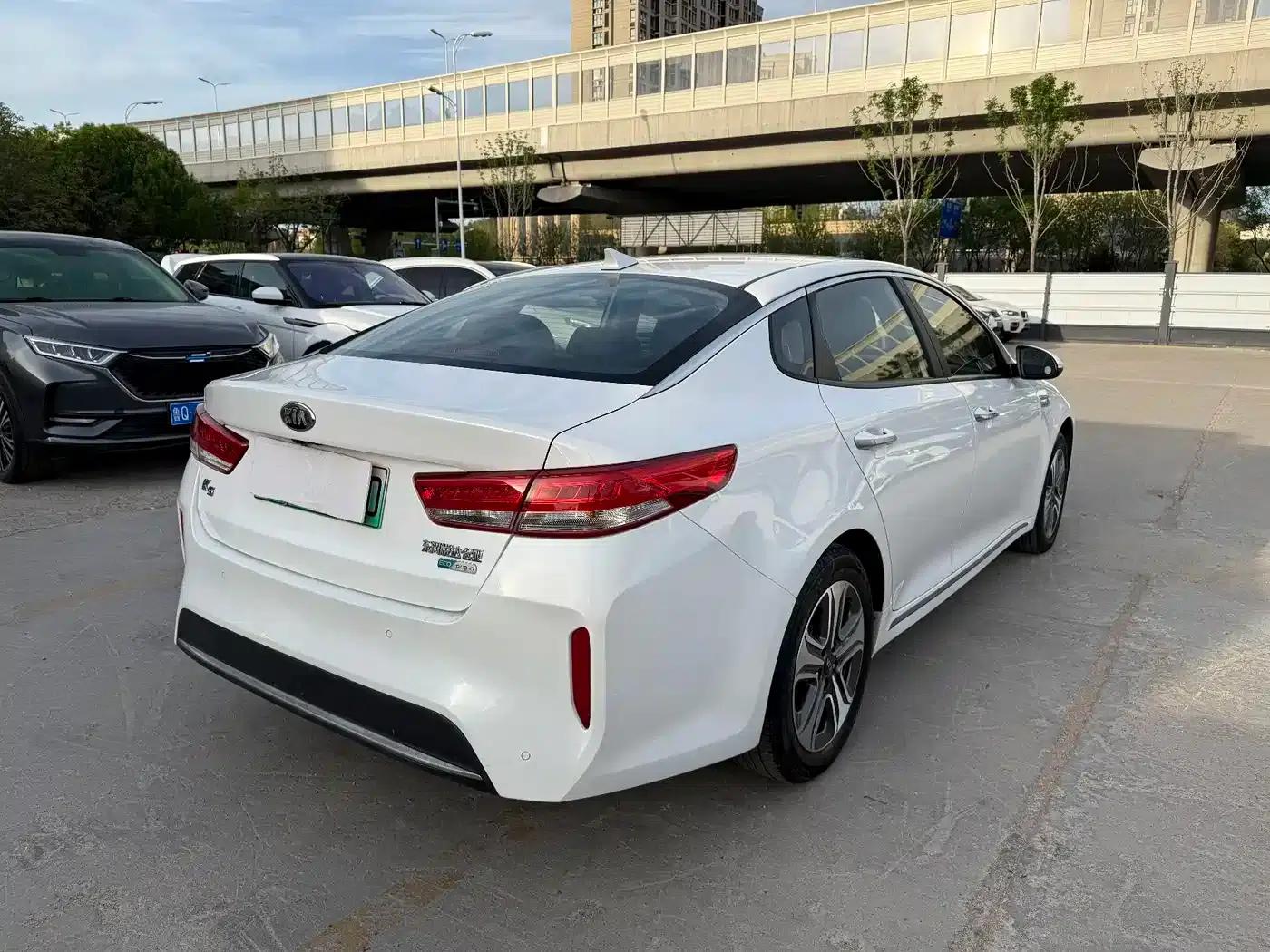 Kia K5 PHEV 2018 2.0L Smart Edition — миниатюра 10