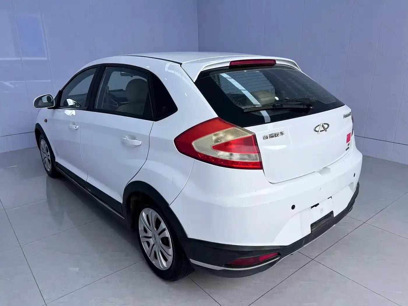 Fengyun 2 2015 1.5L Manual Elite Edition — миниатюра 3