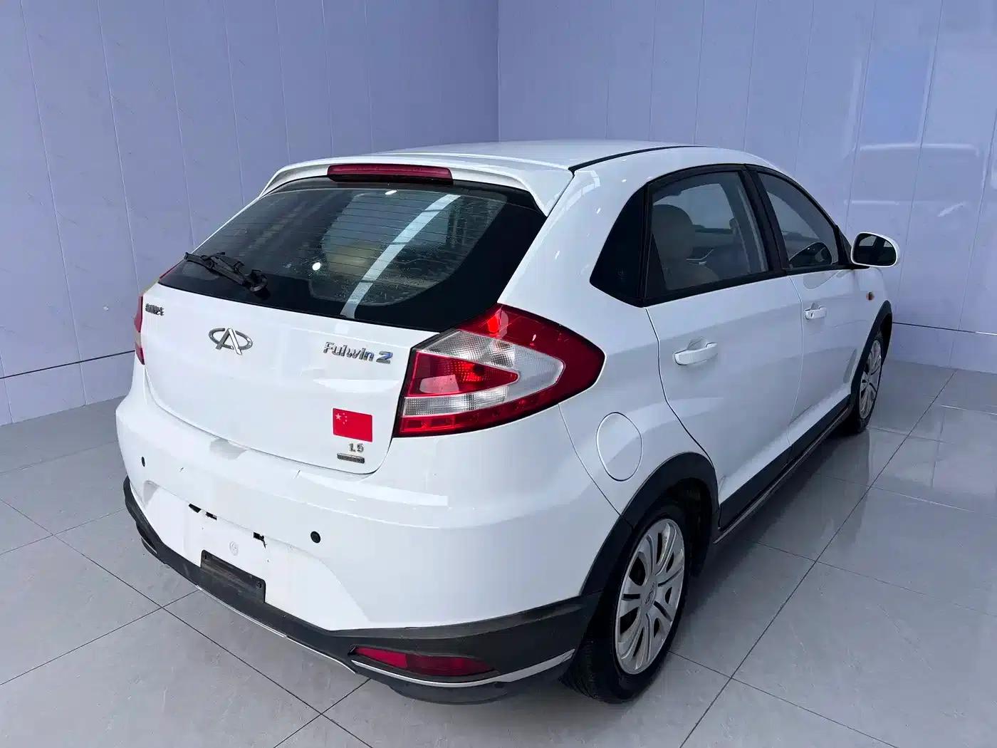 Fengyun 2 2015 1.5L Manual Elite Edition — миниатюра 5