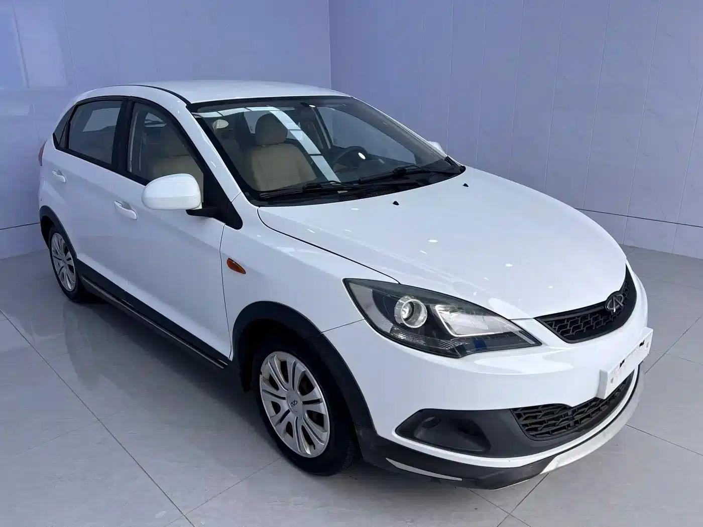 Fengyun 2 2015 1.5L Manual Elite Edition — миниатюра 6
