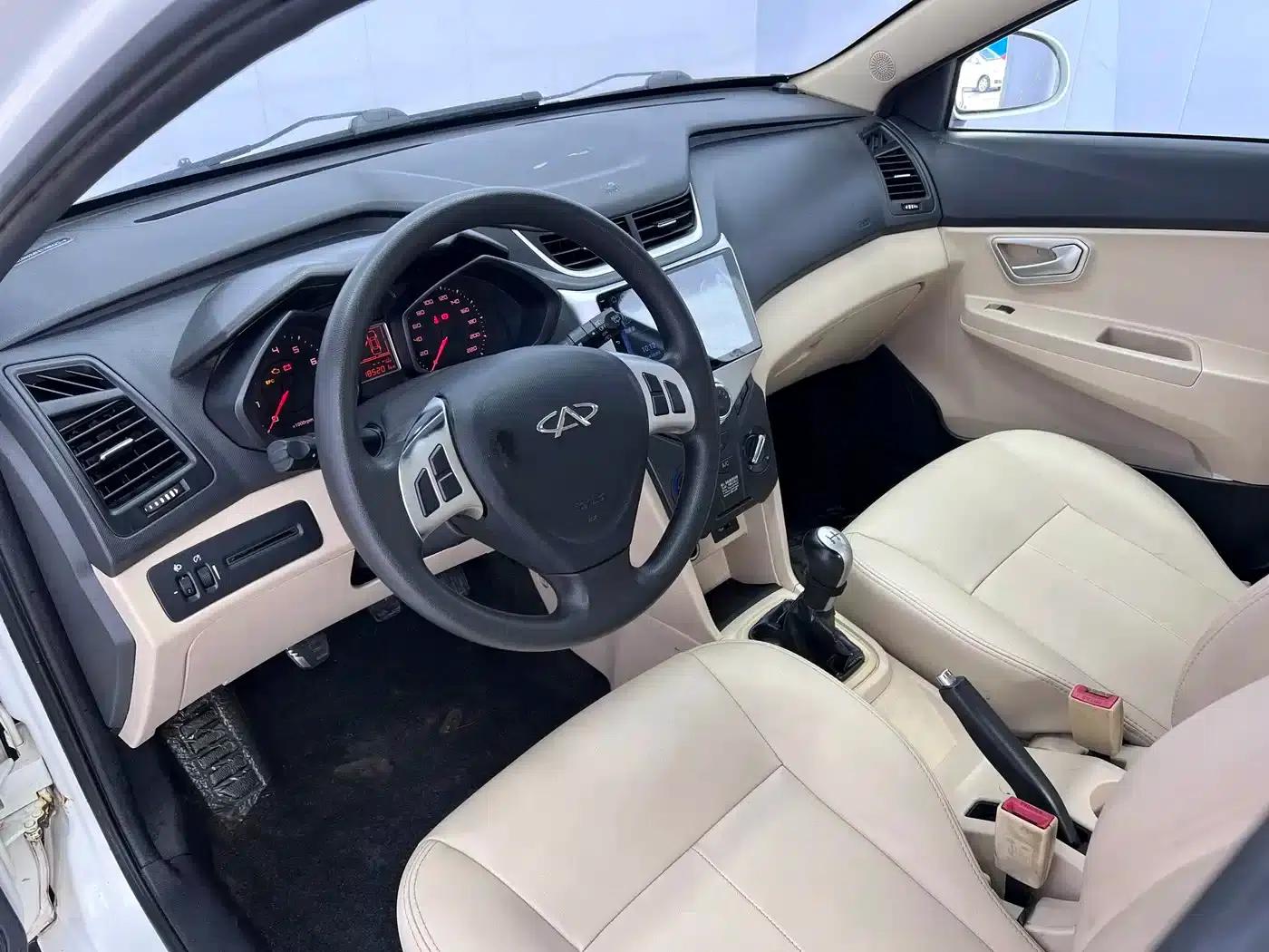 Fengyun 2 2015 1.5L Manual Elite Edition — миниатюра 7