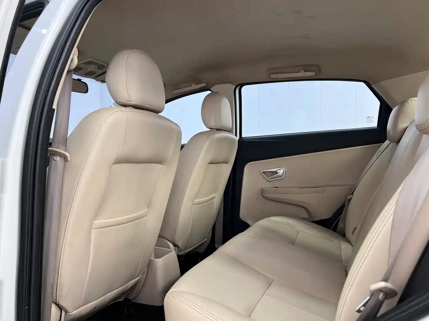 Fengyun 2 2015 1.5L Manual Elite Edition — миниатюра 8