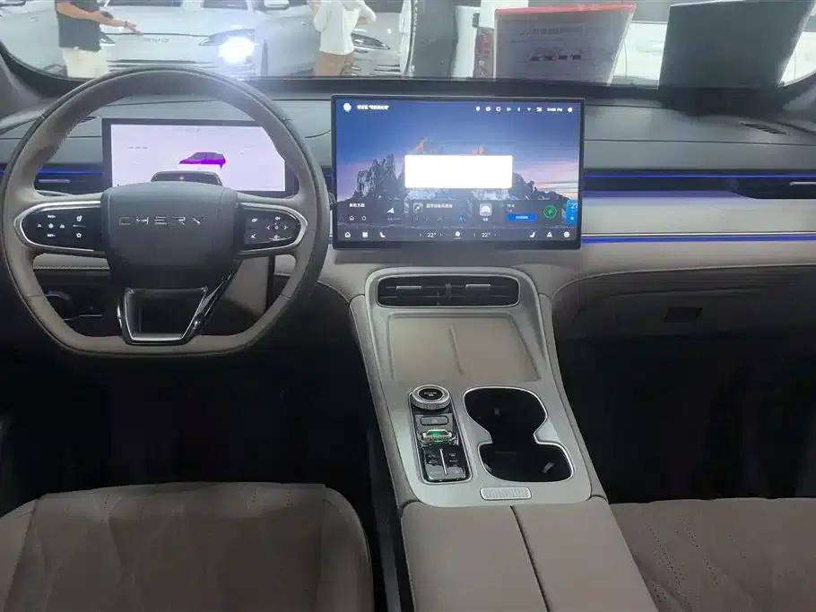 Chery Tiggo 8 PLUS C-DM 2025 1.5T 116km/h Premium 5-seater — миниатюра 13