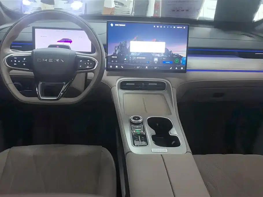 Chery Tiggo 8 PLUS C-DM 2025 1.5T 116km/h Premium 5-seater — миниатюра 16