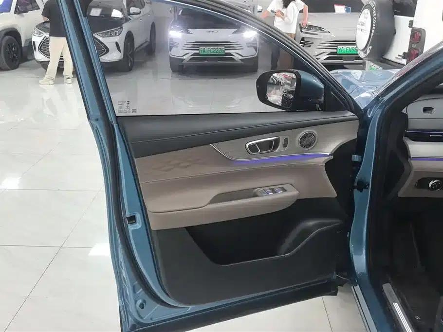 Chery Tiggo 8 PLUS C-DM 2025 1.5T 116km/h Premium 5-seater — миниатюра 7