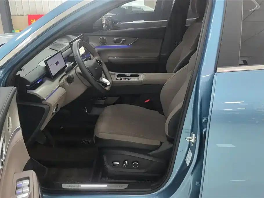 Chery Tiggo 8 PLUS C-DM 2025 1.5T 116km/h Premium 5-seater — миниатюра 9