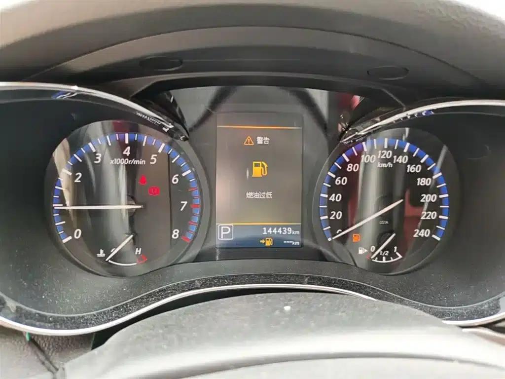 Venucia D60 2018 1.6L CVT Intelligent Elite Edition — миниатюра 12