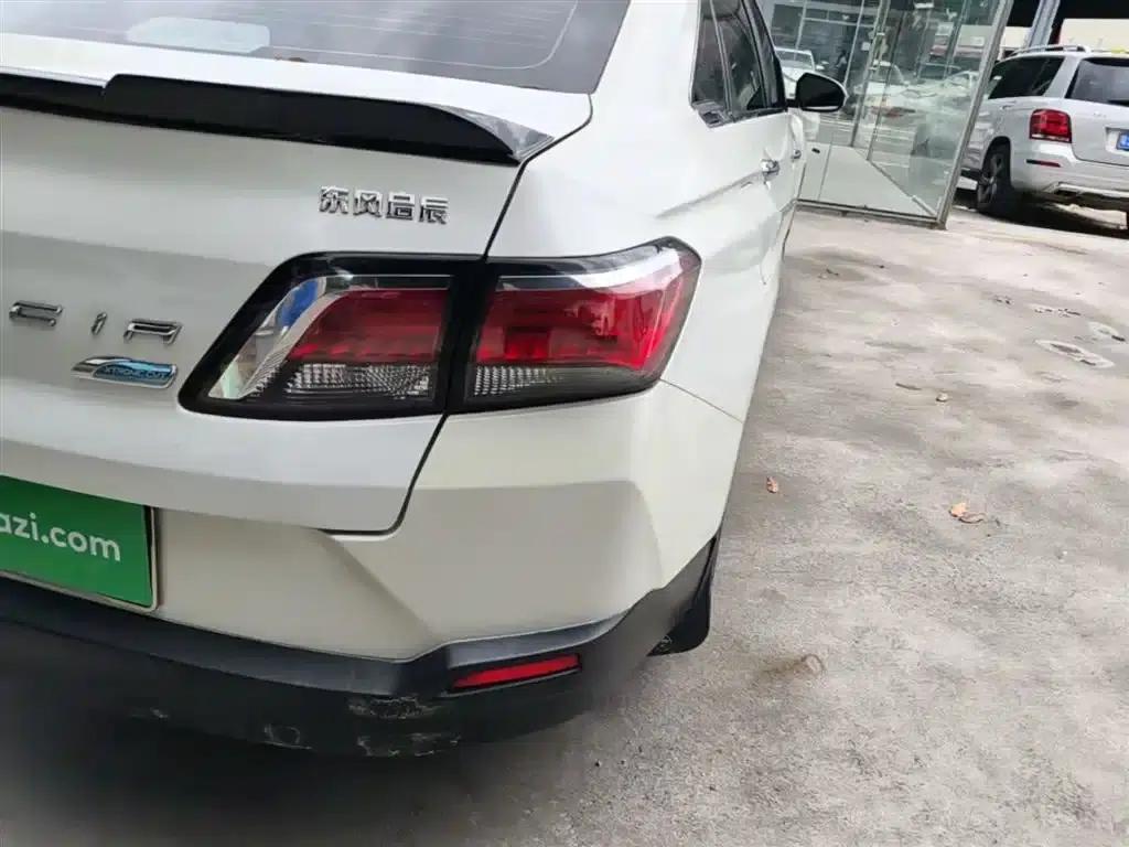 Venucia D60 2018 1.6L CVT Intelligent Elite Edition — миниатюра 8