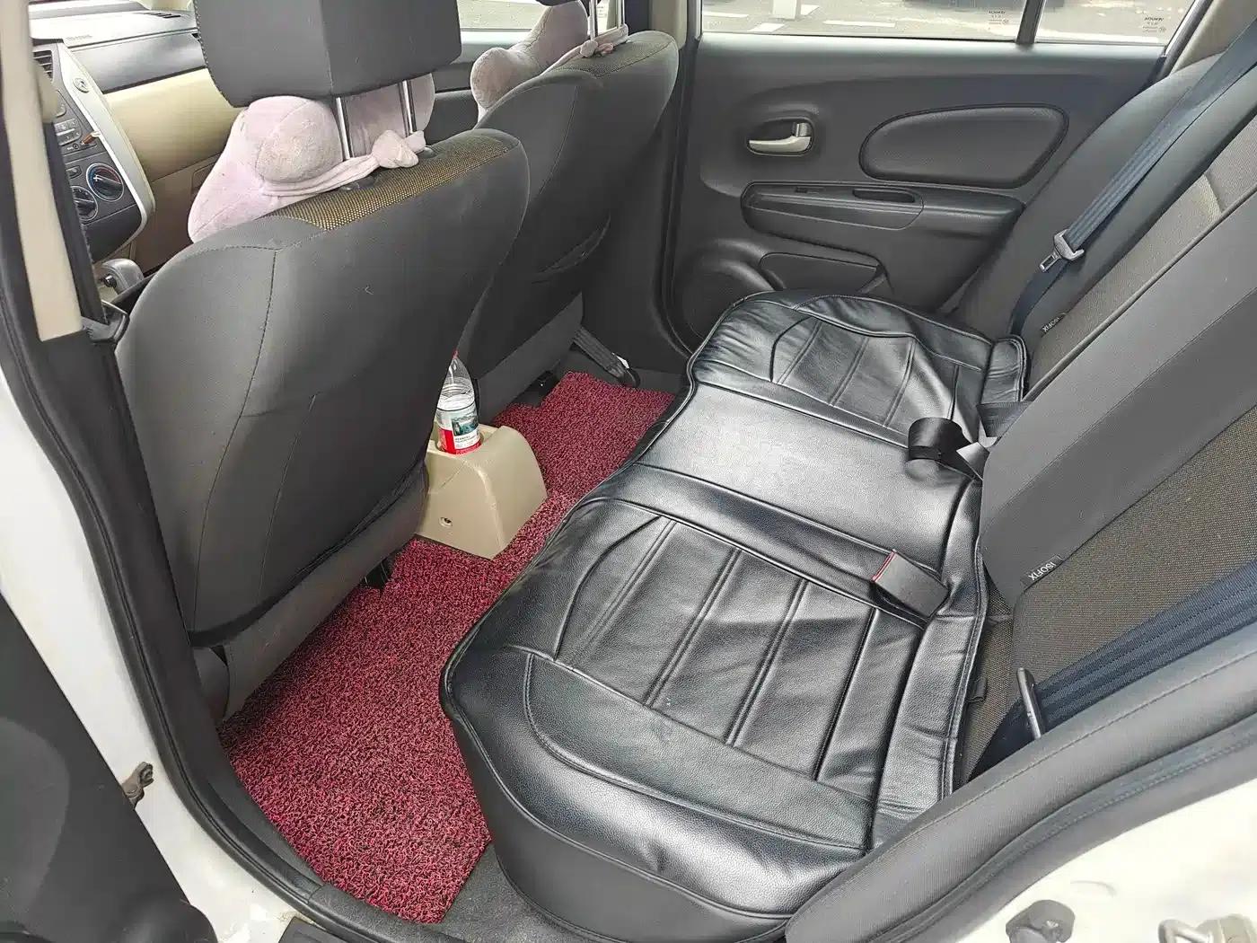 Venucia R50 2013 1.6L Automatic Fashion Edition — миниатюра 8