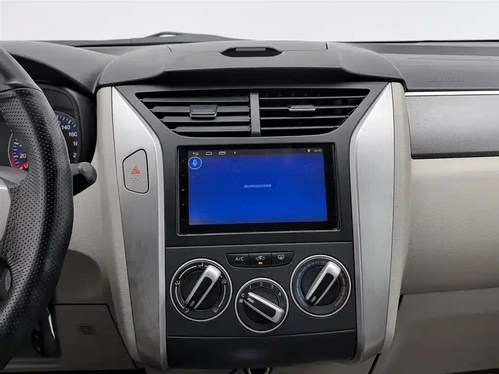 Venucia D50 2015 1.6L Automatic Deluxe Edition — миниатюра 12