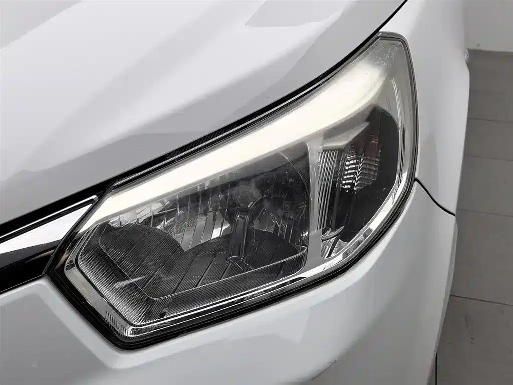 Venucia D50 2015 1.6L Automatic Deluxe Edition — миниатюра 7