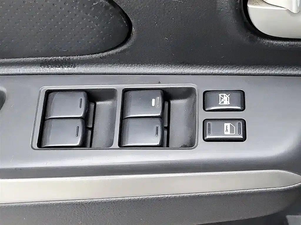 Venucia D50 2015 1.6L Automatic Deluxe Edition — миниатюра 9