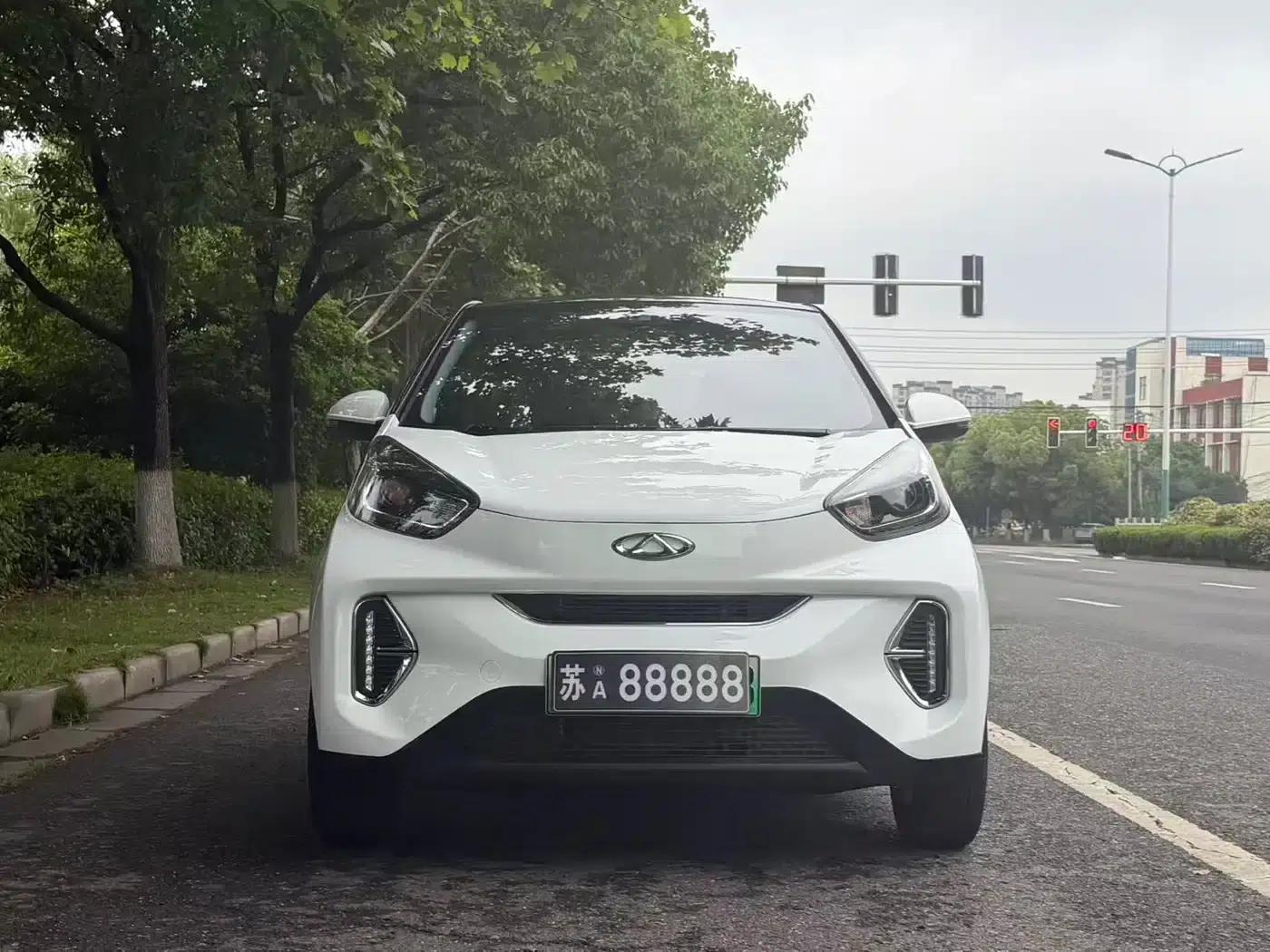 Little Ant 2024 Youth Edition 251km, True Love Edition 25.05kWh — миниатюра 2