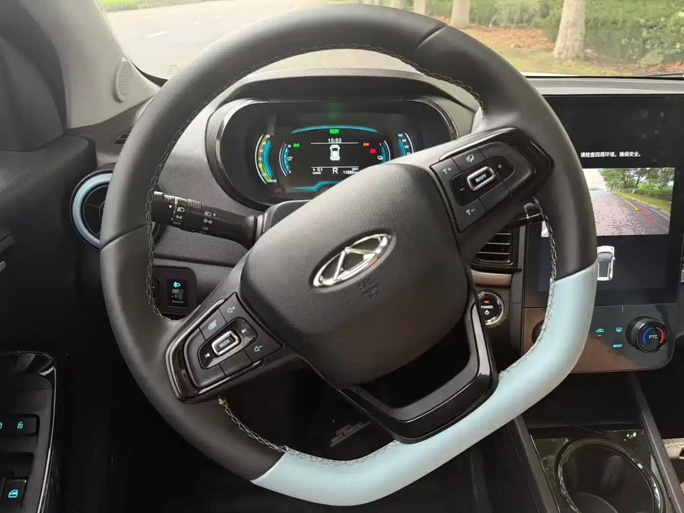 Little Ant 2024 Youth Edition 251km, True Love Edition 25.05kWh — миниатюра 12