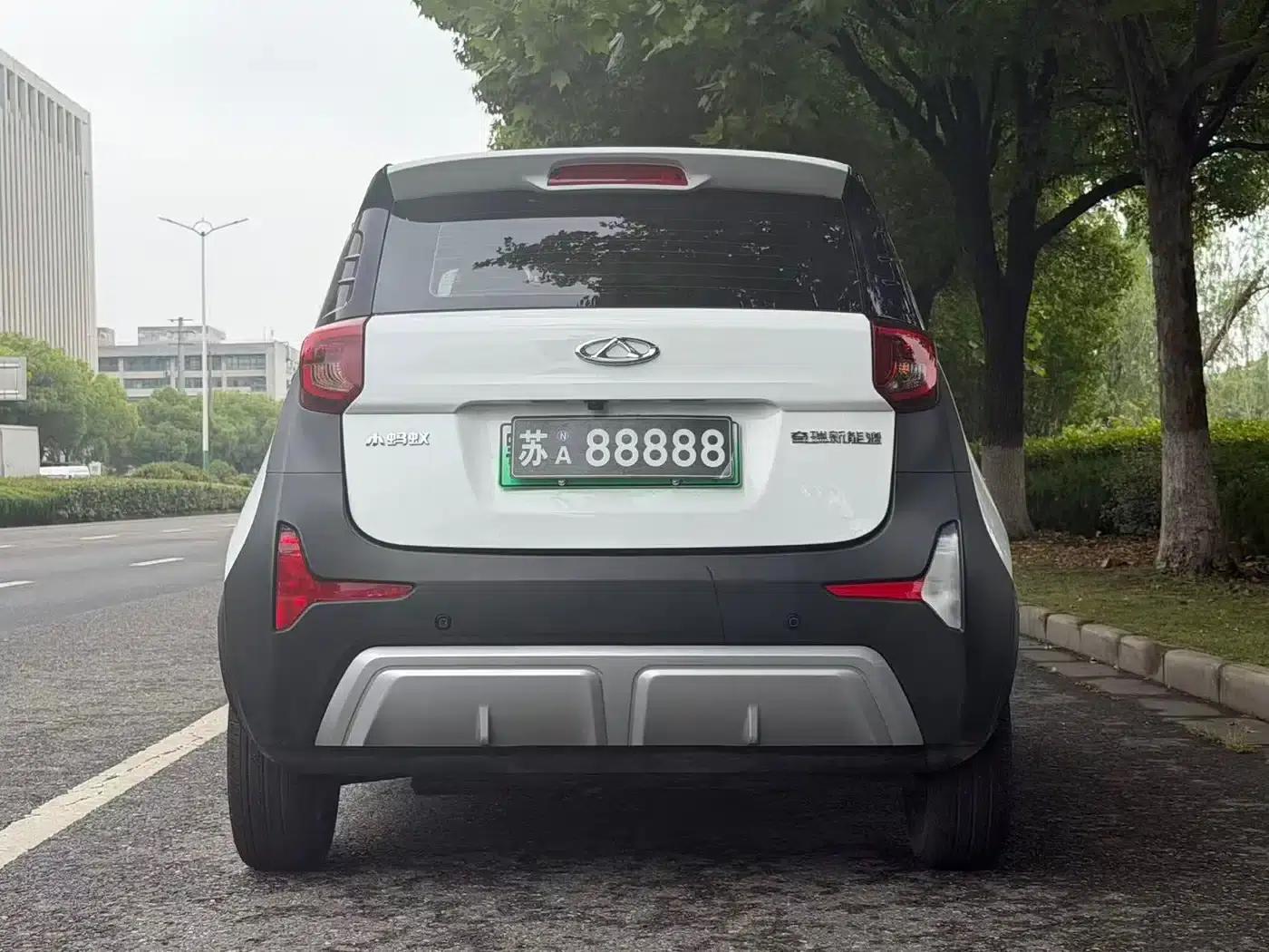 Little Ant 2024 Youth Edition 251km, True Love Edition 25.05kWh — миниатюра 5