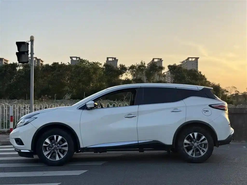 Nissan Murano 2021 2.5L XL 2WD Intelligent Luxury Edition — миниатюра 13