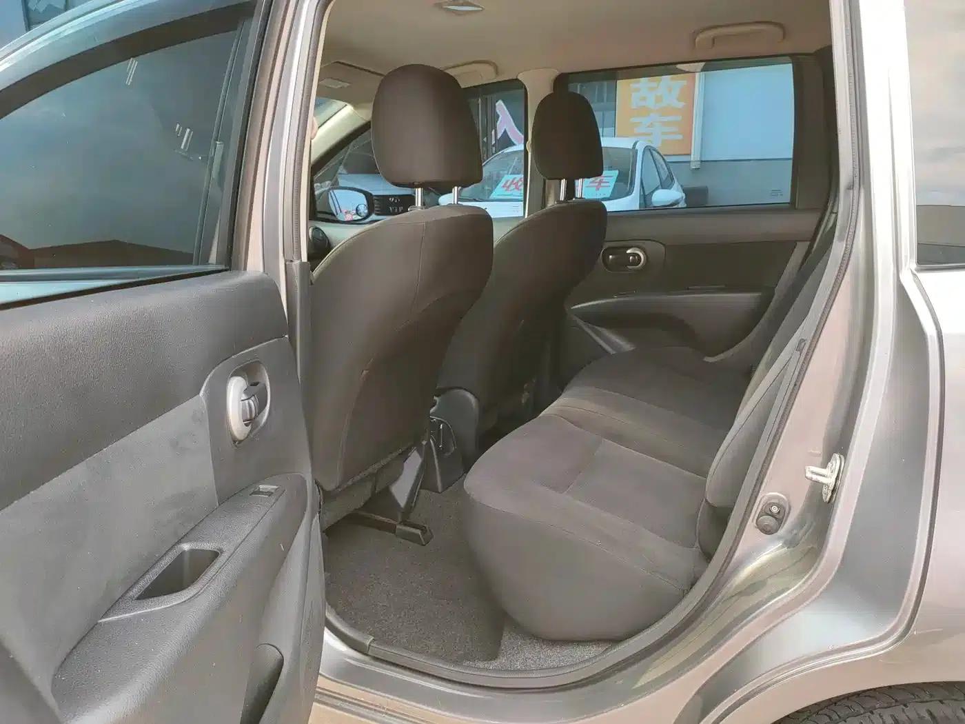 Nissan Livina 2015 1.6XE Manual Comfort Edition — миниатюра 11