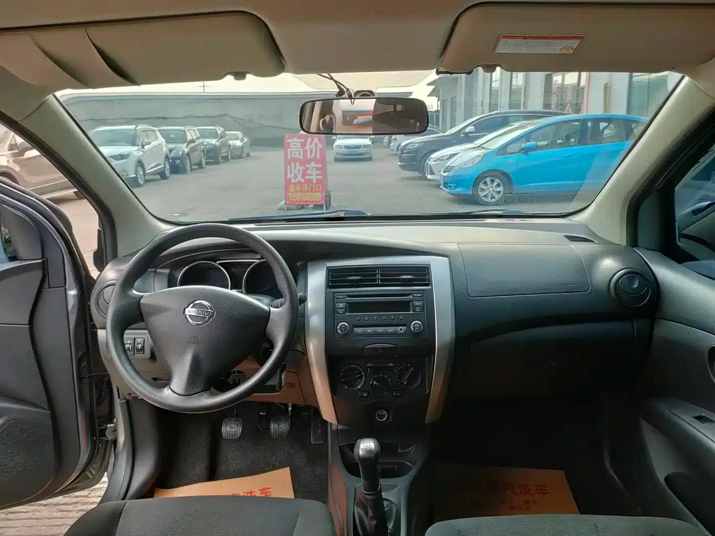 Nissan Livina 2015 1.6XE Manual Comfort Edition — миниатюра 13
