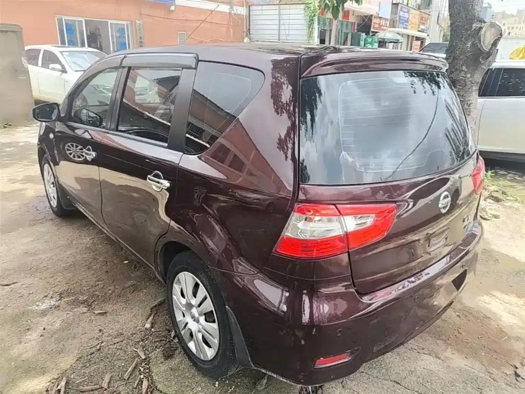 Nissan Livina 2013 1.6XE CVT Comfort Edition — миниатюра 5