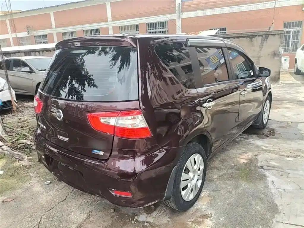 Nissan Livina 2013 1.6XE CVT Comfort Edition — миниатюра 7