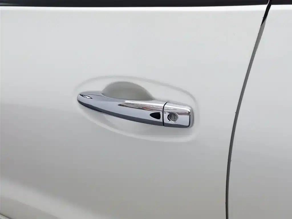 Terra 2018 2.5L Automatic 4WD Luxury Edition — миниатюра 18