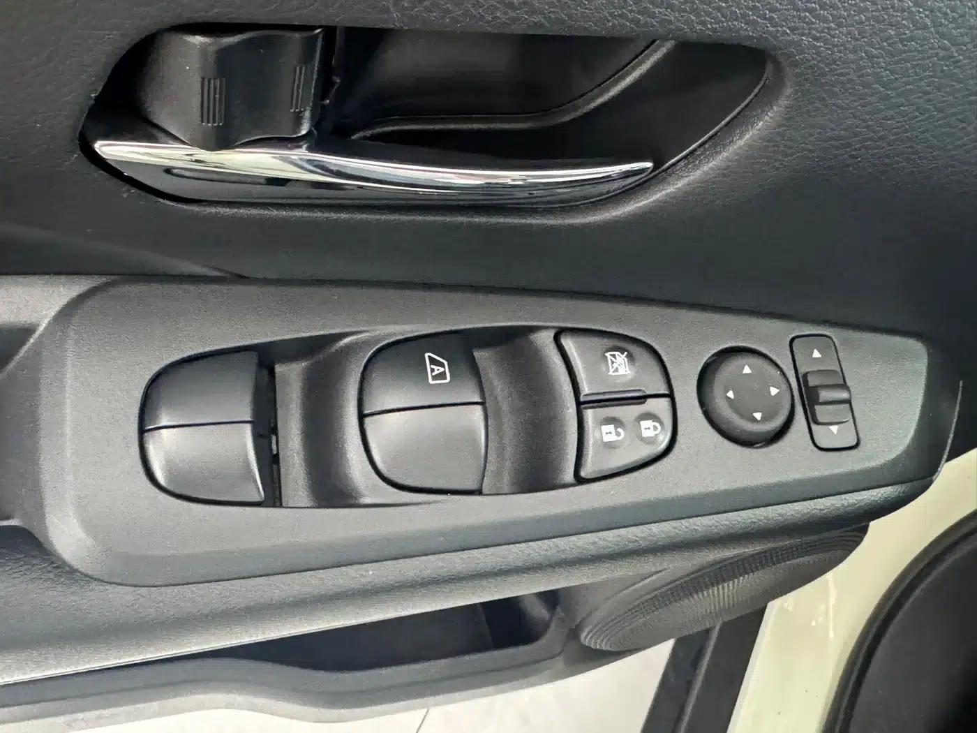 Nissan Kicks 2022 1.5L CVT XV TOP Flagship Edition — миниатюра 6